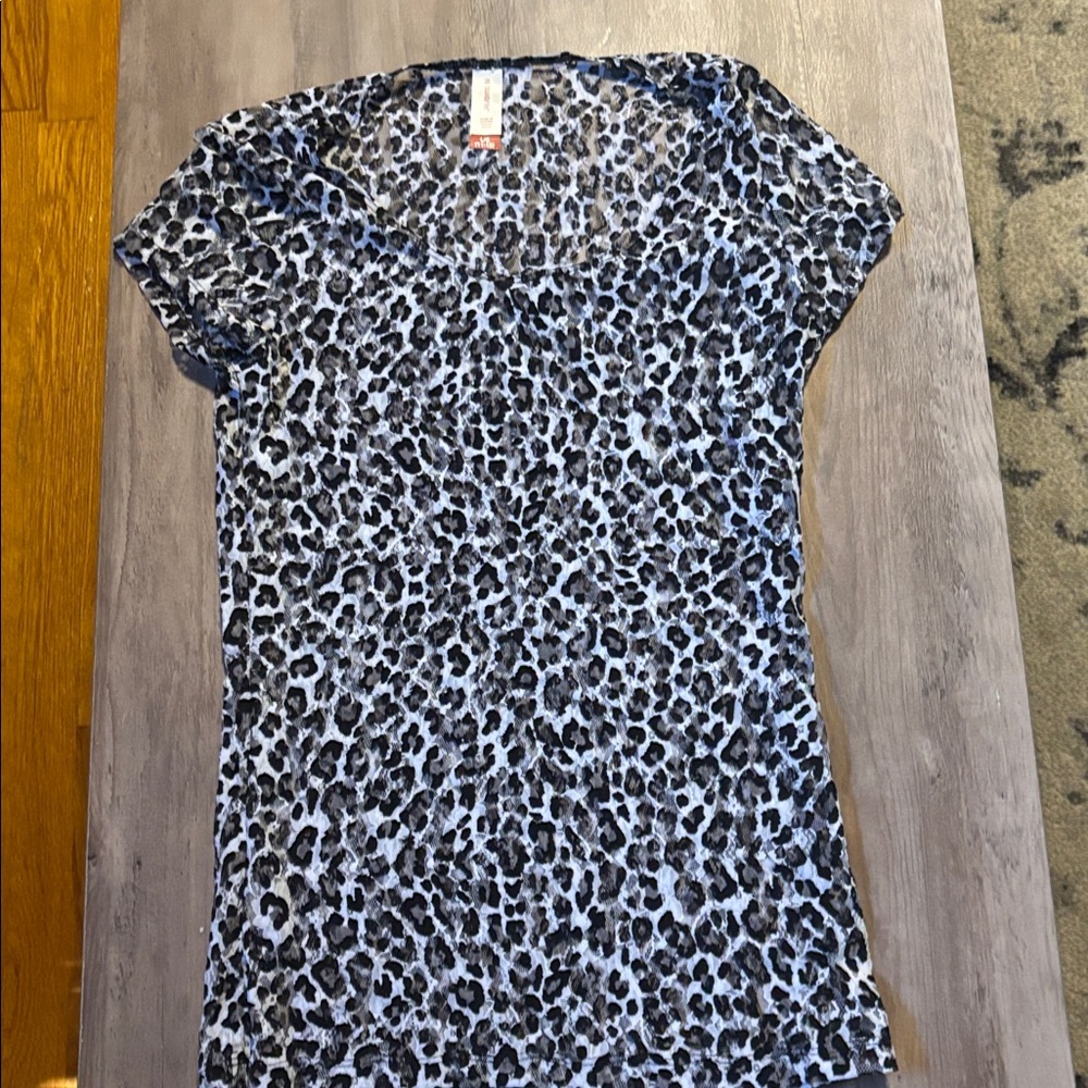 No Boundaries Black and White Leopard Print Short Sleeve Tee
